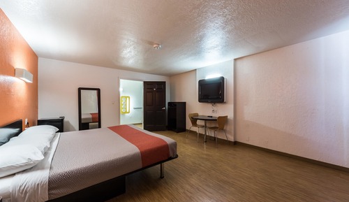 Habitación estándar, 1 cama de matrimonio grande, accesible para personas con discapacidad