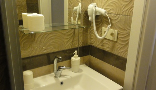 Habitación estándar con 1 cama doble o 2 individuales