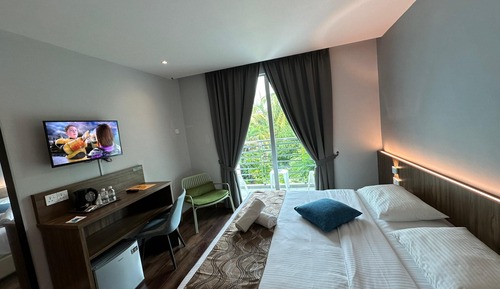 Habitación Deluxe doble, vistas a la piscina