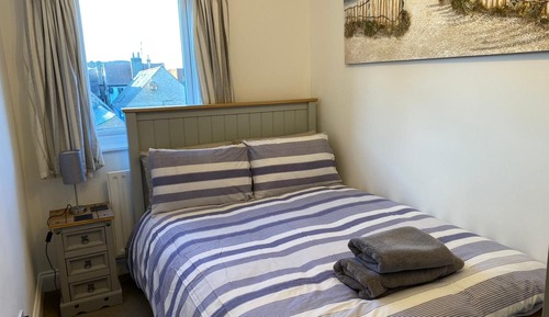 Apartamento, baño privado, vistas al río (Marina Heights 4)