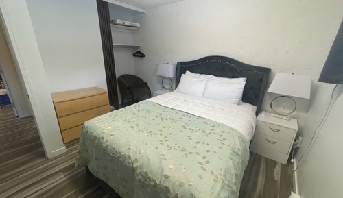 Suite económica, 2 habitaciones, no fumadores (Upper Floor, No Pets Allowed)