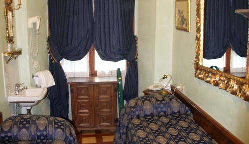 Habitación económica con 2 camas individuales, 2 camas individuales