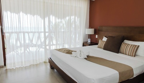 Sea View, 1 Queen Bed