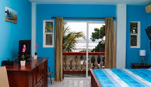Habitación, 1 cama de matrimonio grande, vistas al mar (King Room with Ocean View)