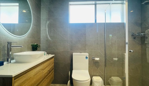 Habitación con cama matrimonial