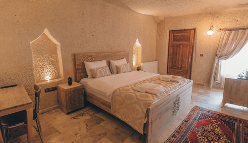 Vadi Cave Room