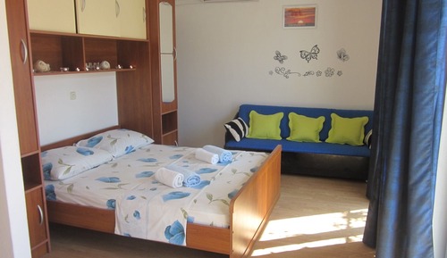 Estudio, vistas al mar