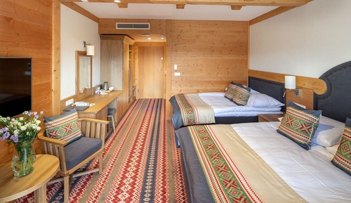 Habitación doble superior (with unlimited access to Terma Bania)