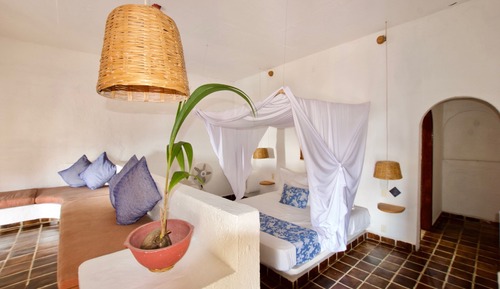 Habitación, vistas parciales al mar