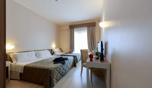 Habitación triple Confort, balcón