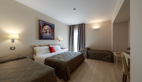 Habitación cuádruple superior, balcón