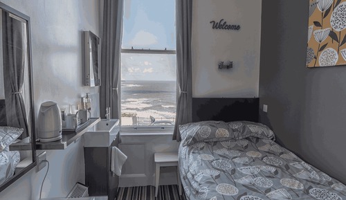 Habitación doble, baño compartido, vistas al mar (Small)