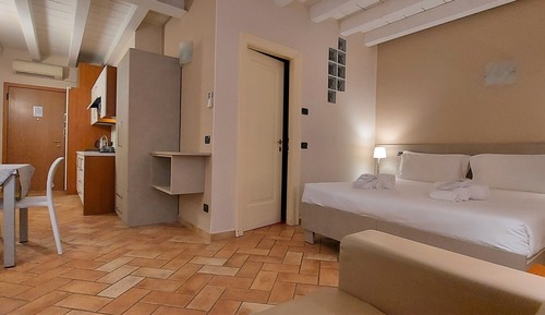 Estudio básico, bañera de hidromasaje (con Parco Termale - 2 pax)