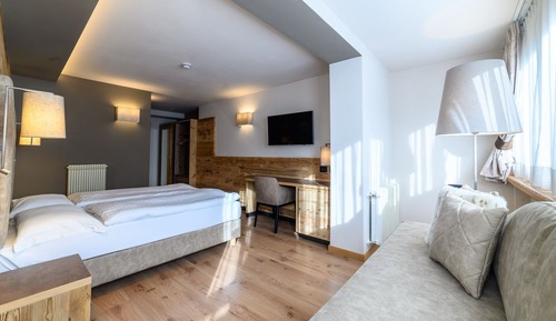Habitación, vistas a la montaña (3 Pax)