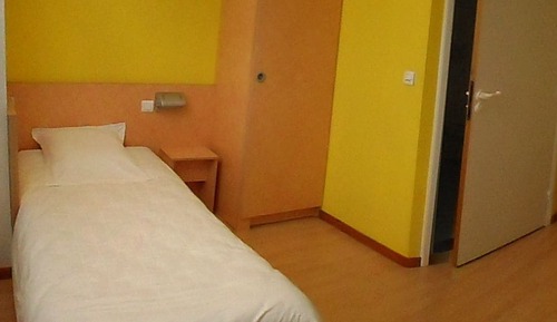 Habitación con 2 camas individuales, accesible para personas con discapacidad