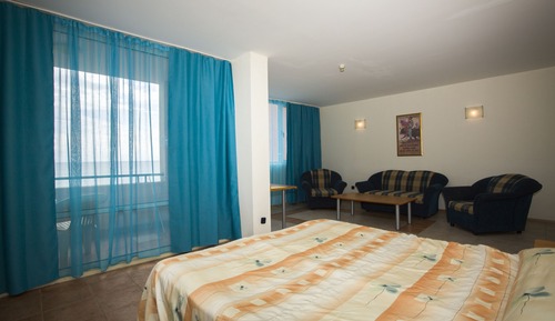 Estudio, vistas al mar