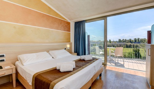 Habitación clásica con 1 cama doble o 2 individuales