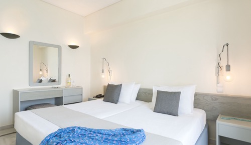 Habitación con 1 cama doble o 2 individuales, vistas al mar