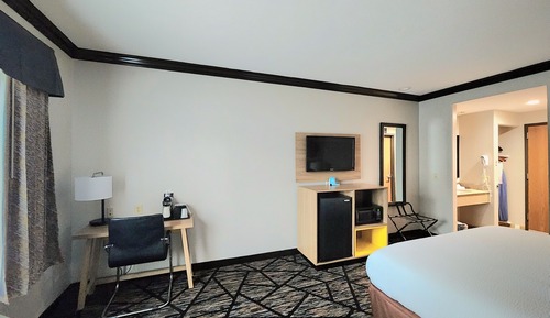 Habitación, 1 cama de matrimonio grande, no fumadores (Mobility/Hearing, Bathtub w/Grab Bars)