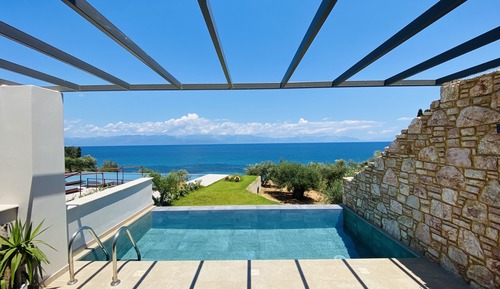 Suite de lujo, piscina privada, vistas al mar