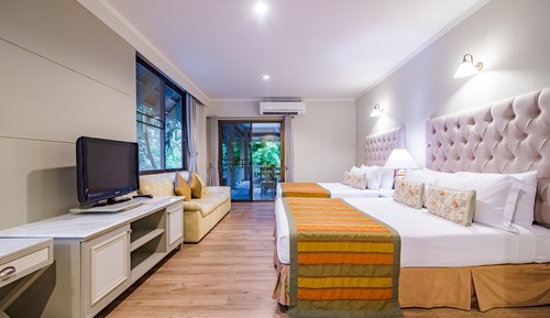 Seafront Two-Bedroom Suite