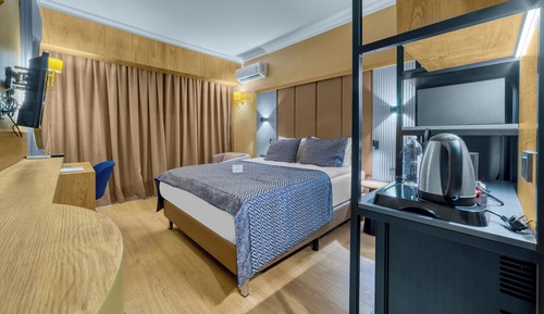 Economy Room Land View