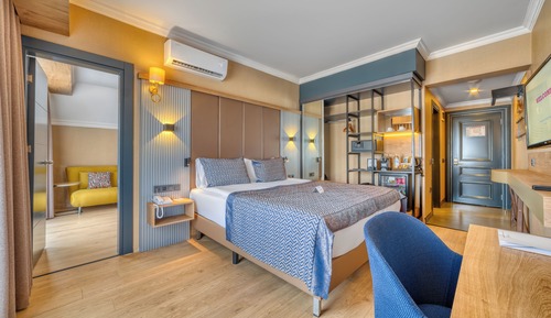 1+1 Connection Room Sea View