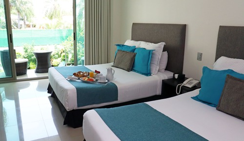 Habitación estándar doble, 2 camas de matrimonio, balcón