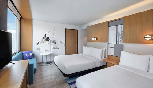 Suite, 2 habitaciones, no fumadores, vistas a la ciudad (Ultra Savvy Suite)