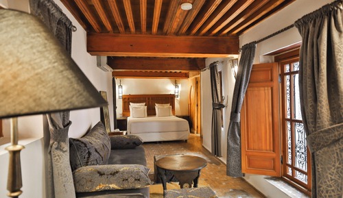 Habitación romántica, entresuelo