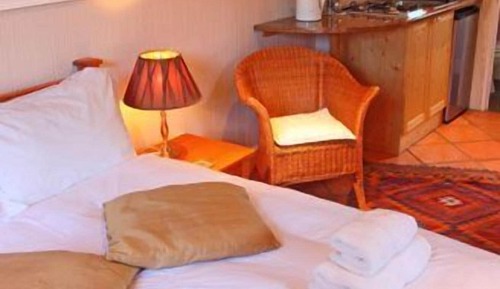 Habitación doble, en la zona del jardín (Self Catering)