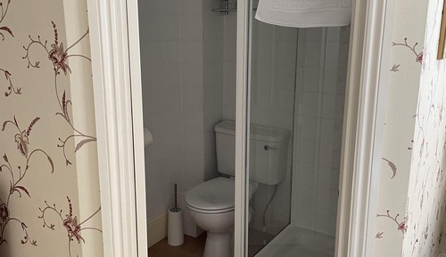 Habitación doble, baño privado (Side River View)