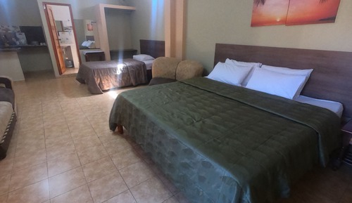 Estudio, 1 cama de matrimonio grande con sofá cama