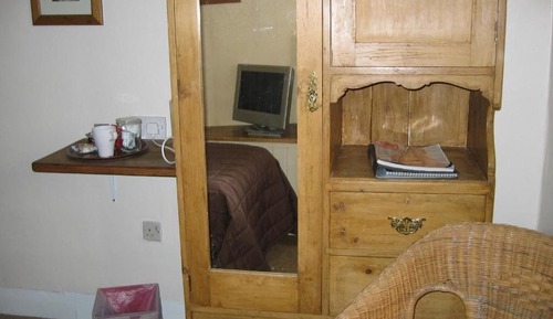 Habitación individual, baño compartido