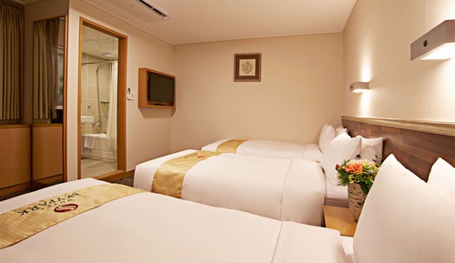 [RTA K-Ramyun PKG (Free)] Triple Room (ROOM+ One-time coupon for free ramen (by number of pax))