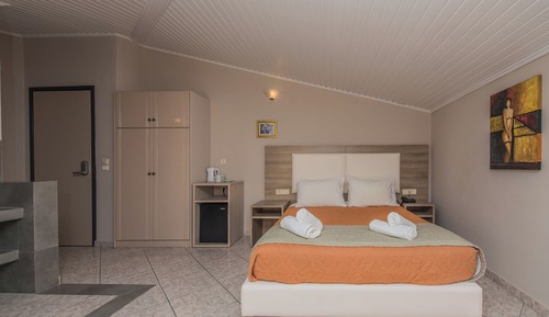 Habitación con 1 cama doble o 2 individuales