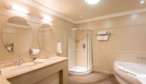 Suite junior, 1 cama de matrimonio, no fumadores, baño privado