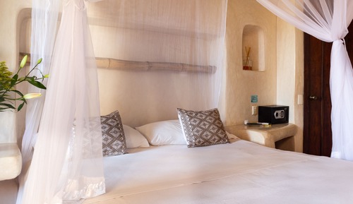 Superior Room with Ocean View king size bed
