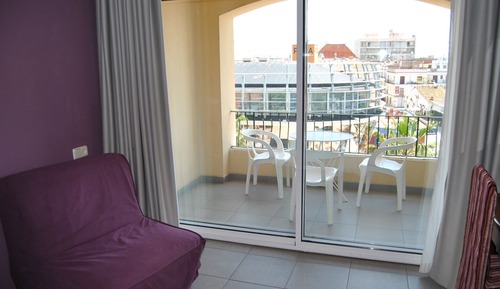 Habitación triple, balcón
