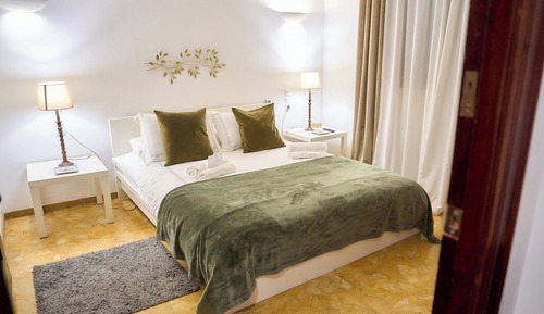 Casa presidencial, 4 habitaciones, vistas al jardín