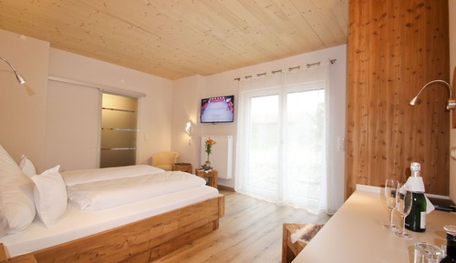 Habitación básica doble de uso individual, 1 cama de matrimonio grande, no fumadores