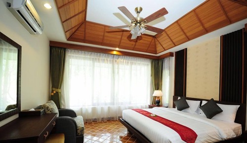 Villa Deluxe, 1 cama de matrimonio grande, no fumadores, vistas a la piscina