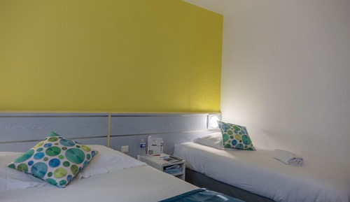 Habitación clásica con 2 camas individuales