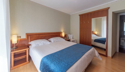 Habitación con 1 cama doble o 2 individuales