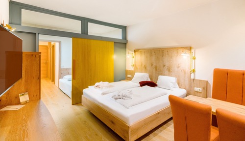 Habitación familiar, balcón, vistas a la montaña