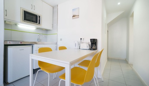 Classic One Bedroom Apartment with Small Balcony and  Sea View 1 Adult