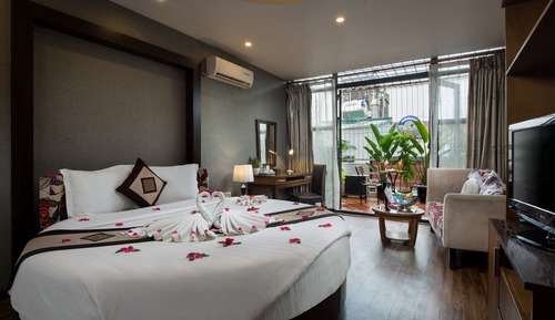 Suite junior, 1 cama de matrimonio grande, balcón, vistas a la ciudad