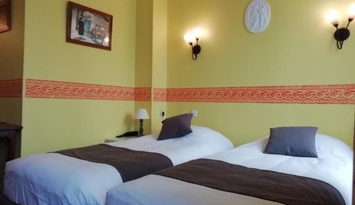 Habitación clásica con 2 camas individuales