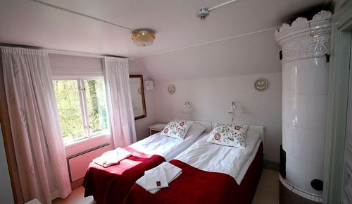 Habitación económica con 1 cama doble o 2 individuales, en edificio anexo