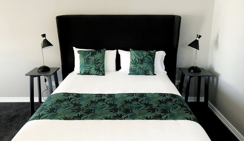 Suite Premium, 1 cama de matrimonio grande, planta baja